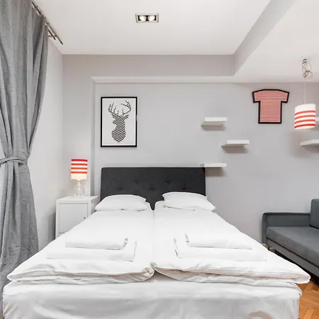 One By Your Freedom Varsovie