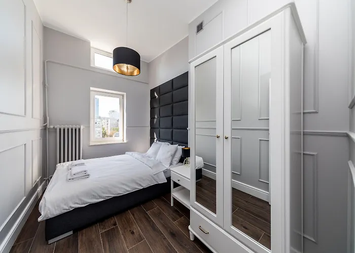 One By Your Freedom Varsovie