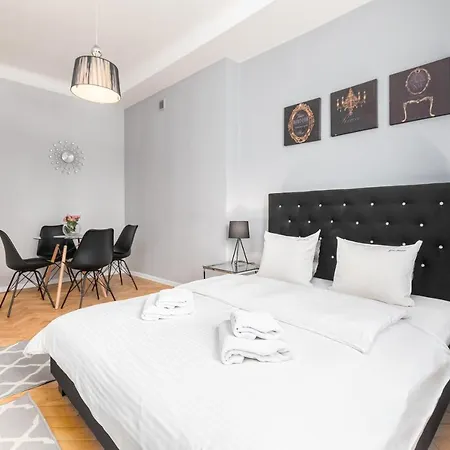 One By Your Freedom ワルシャワ