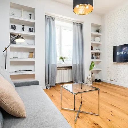 アパート One By Your Freedom ワルシャワ