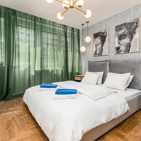 One By Your Freedom アパート