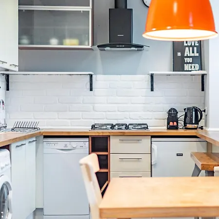 One By Your Freedom Apartment