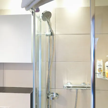 One By Your Freedom アパート