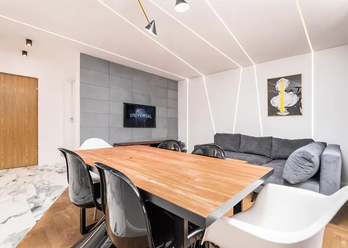 One By Your Freedom Apartment Warsaw