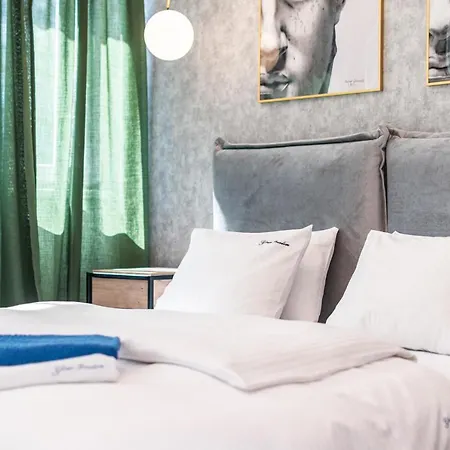 One By Your Freedom Apartament